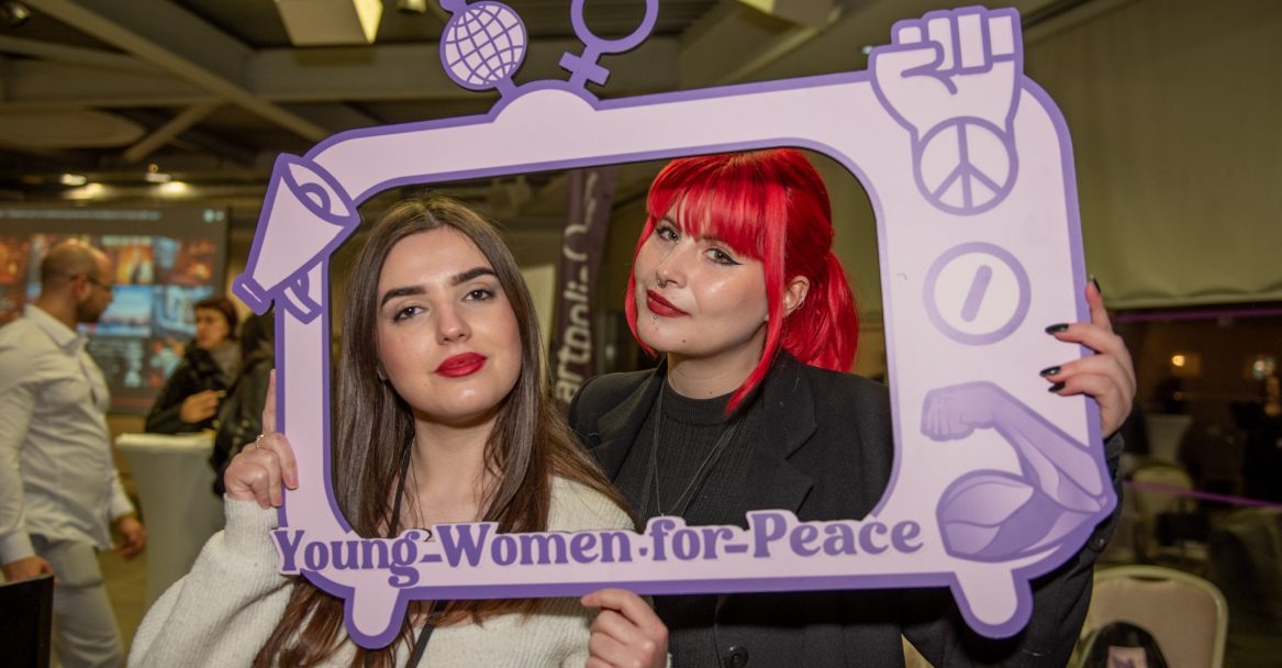 Photo by Daniela Radojkovic for Alternative Girls Center